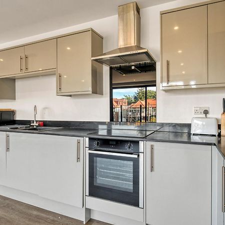 Modern Penthouse In Wembley Daire Londra Dış mekan fotoğraf