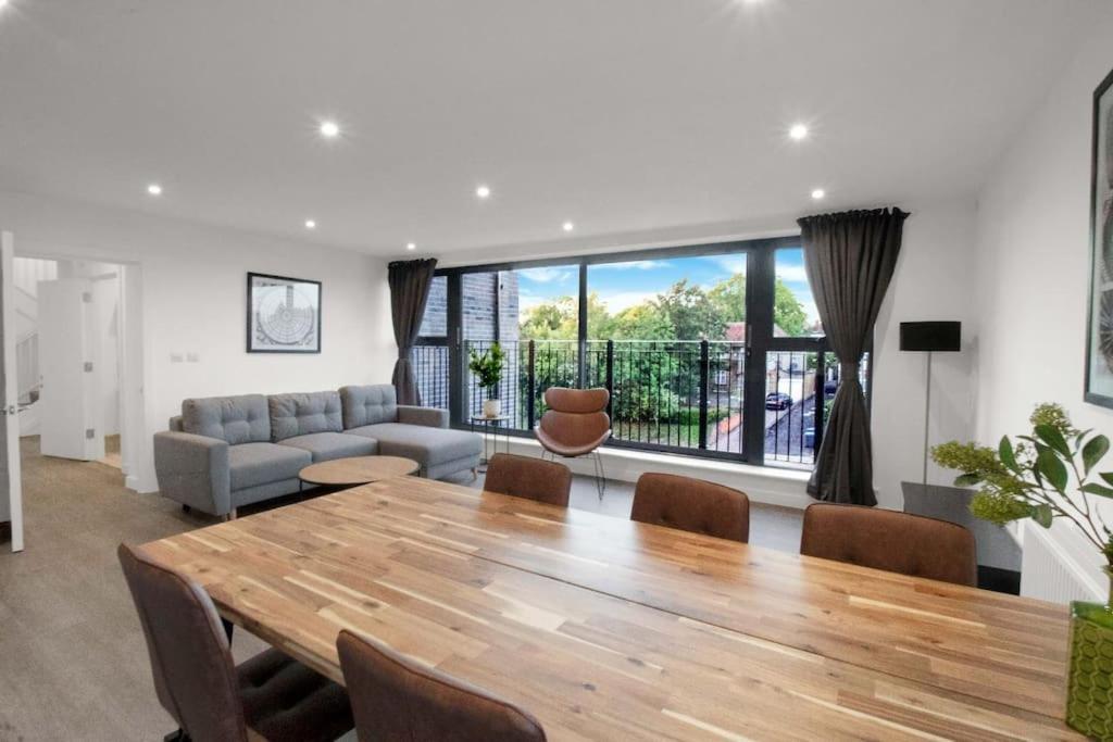 Modern Penthouse In Wembley Daire Londra Dış mekan fotoğraf
