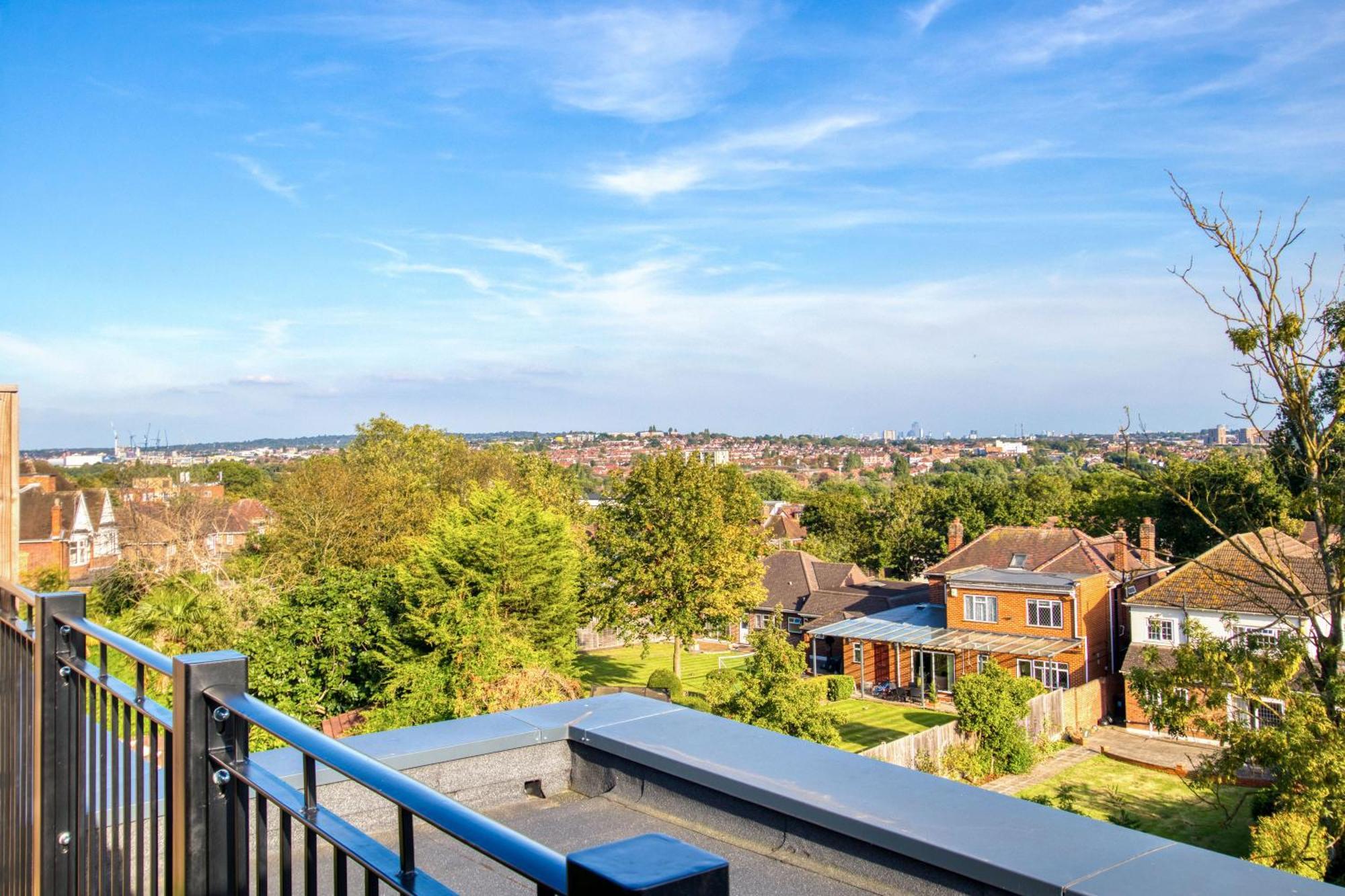 Modern Penthouse In Wembley Daire Londra Dış mekan fotoğraf