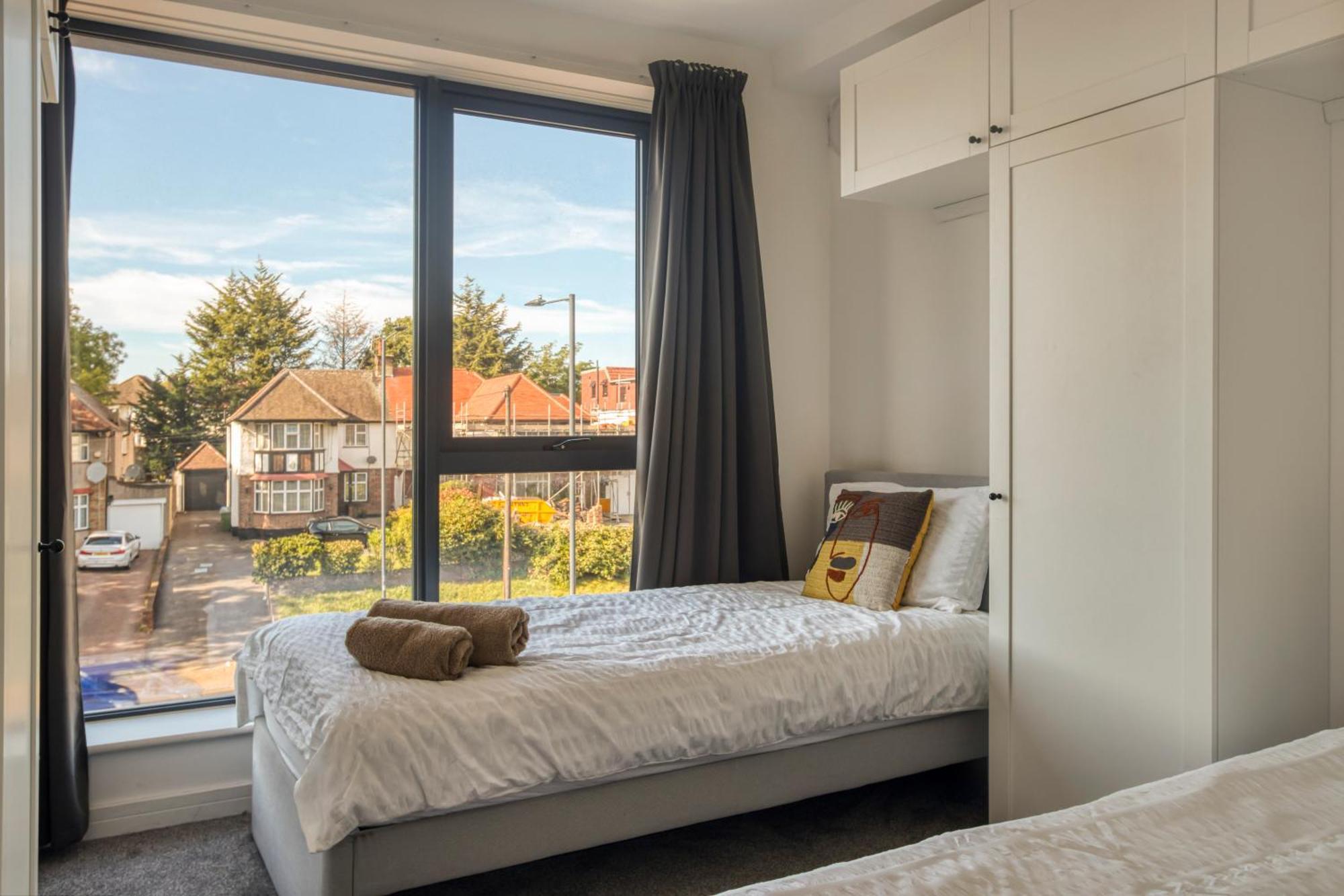 Modern Penthouse In Wembley Daire Londra Dış mekan fotoğraf
